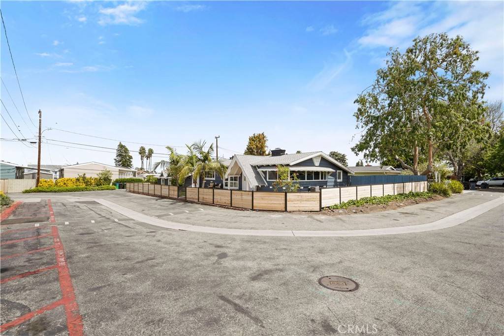 Lomita, CA 90717,2081 261st ST