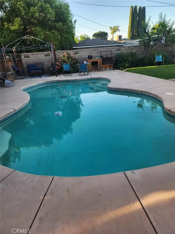 Bakersfield, CA 93301,2429 C ST