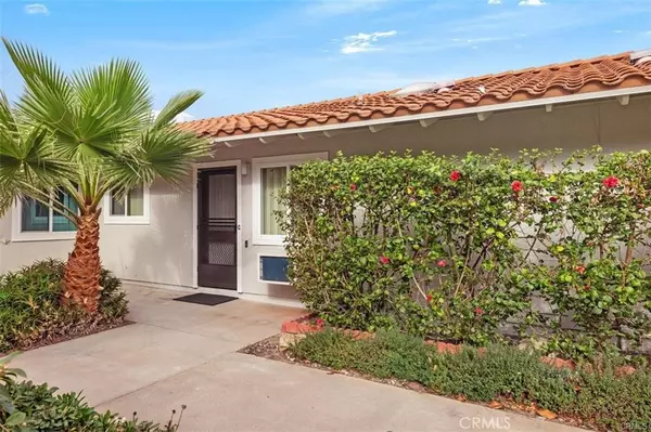 Laguna Woods, CA 92637,2086 Ronda Granada #C