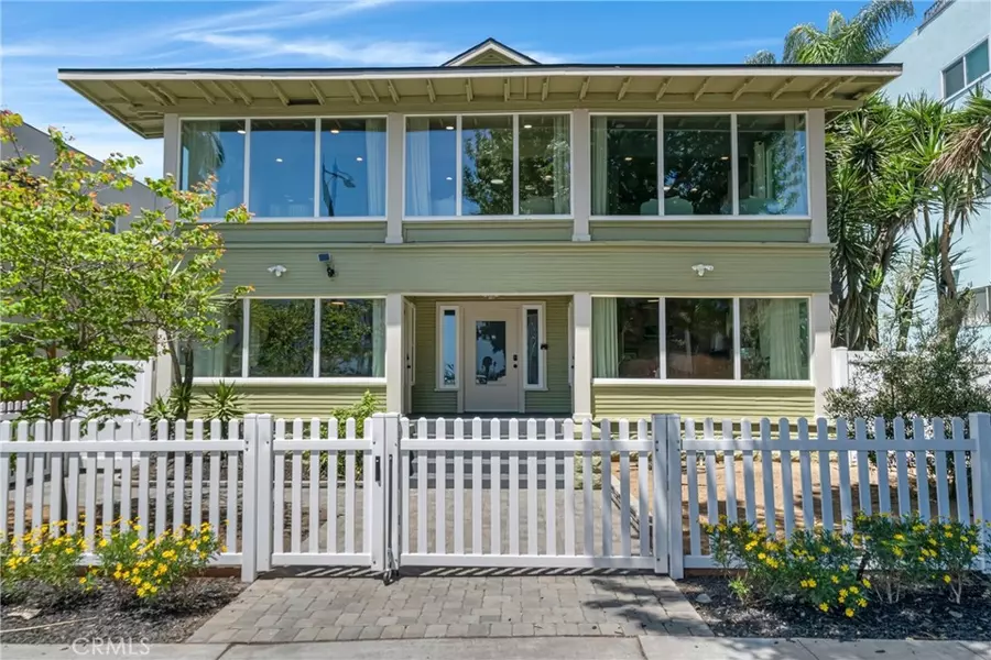 1123 E Ocean Blvd, Long Beach, CA 90802
