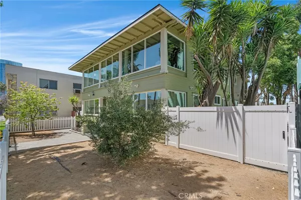 Long Beach, CA 90802,1123 E Ocean Blvd