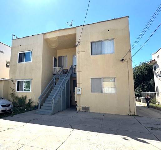 Los Angeles, CA 90019,1438 S Bronson AVE