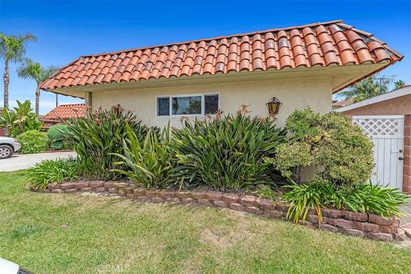 Downey, CA 90241,10440 Manzanar AVE