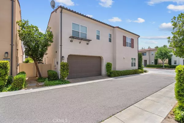 Saugus, CA 91350,21851 Moveo DR