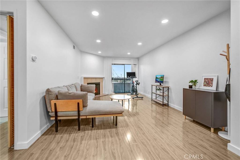 Glendale, CA 91204,460 Oak ST #316