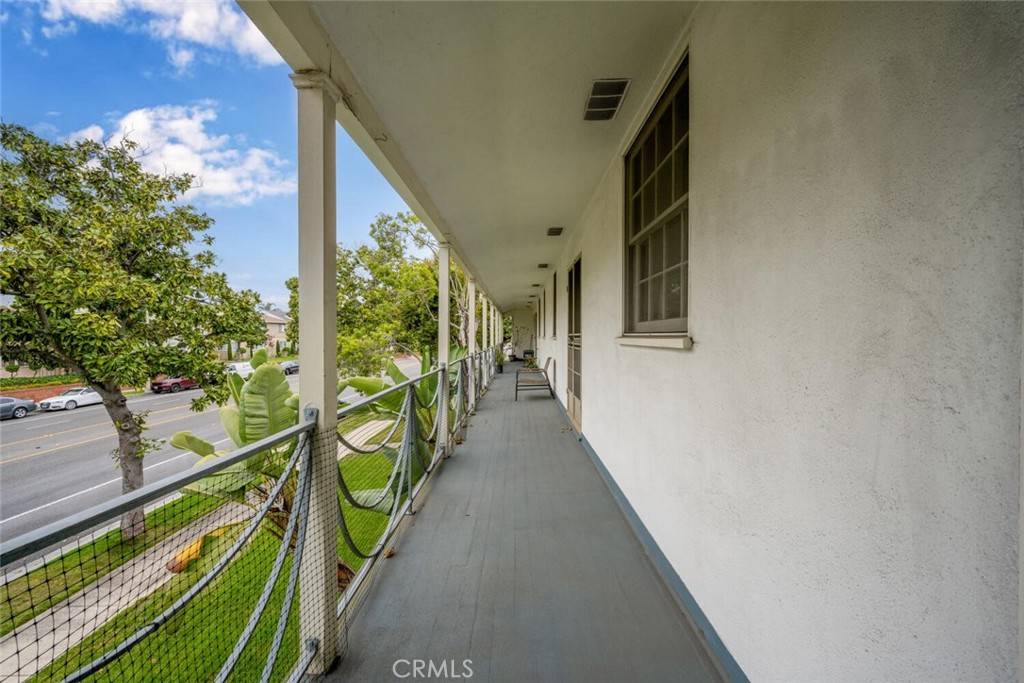 Long Beach, CA 90807,836 E Carson St