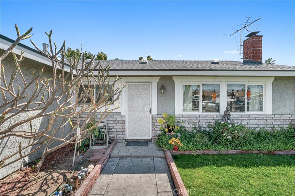 Fontana, CA 92335,9945 Date ST