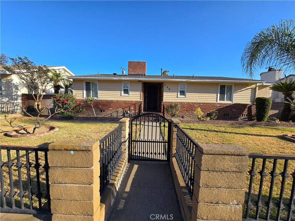 Fullerton, CA 92832,706 W Orangethorpe AVE