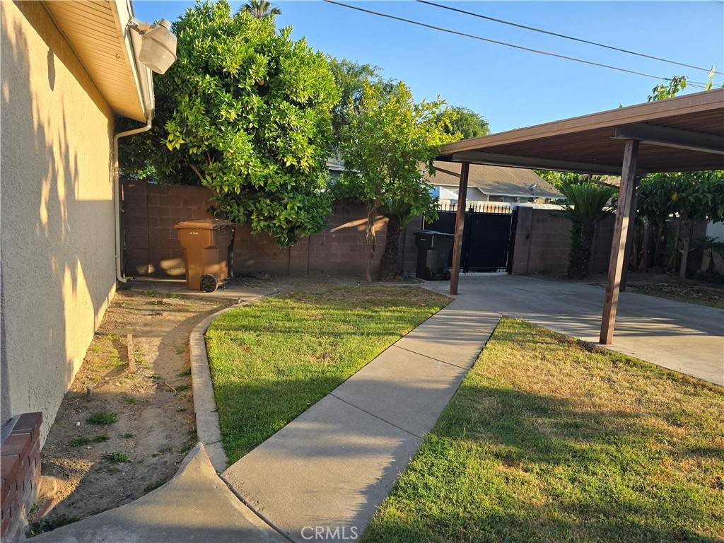 Fullerton, CA 92832,706 W Orangethorpe AVE