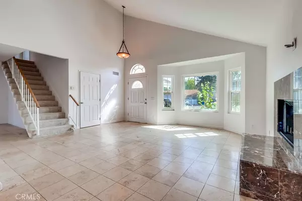 Canoga Park, CA 91304,8359 Deering AVE