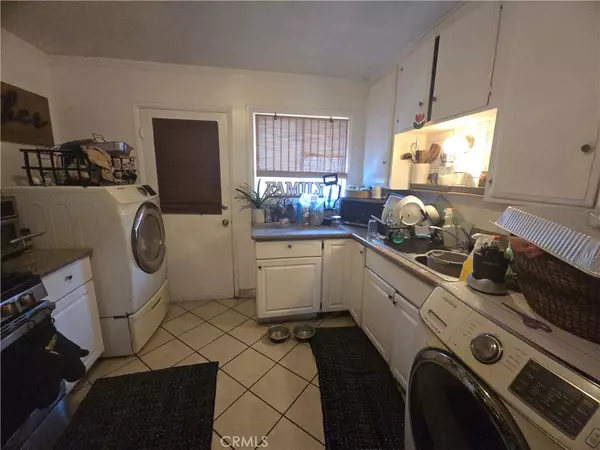 Bell Gardens, CA 90201,5526 Clara ST