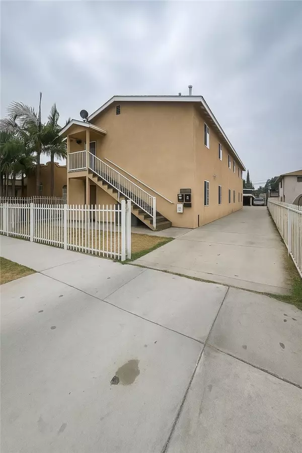 1342 E 70th ST, Los Angeles, CA 90001