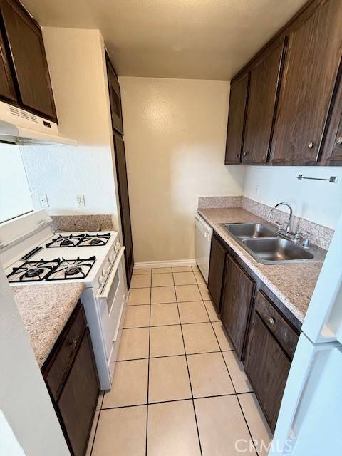 Bellflower, CA 90706,9408 Olive ST #3