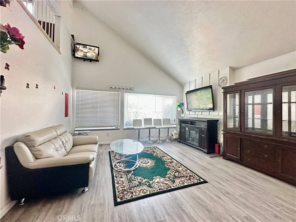 Cerritos, CA 90703,17105 Holmes CIR