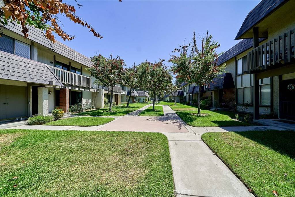 Cerritos, CA 90703,16011 Sugarpine Ln