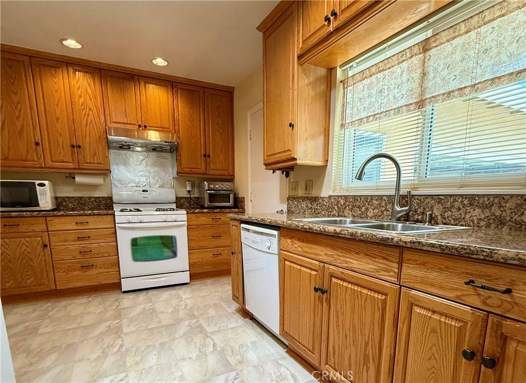 Fullerton, CA 92831,913 N Acacia AVE
