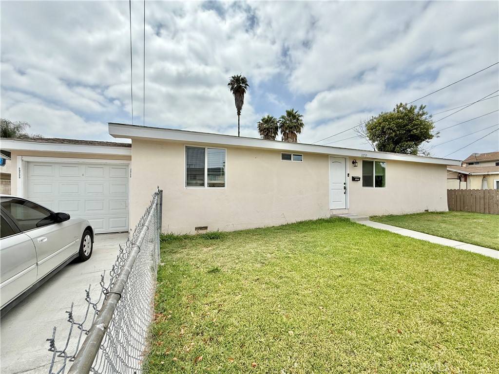 Lakewood, CA 90715,20735 Roseton AVE