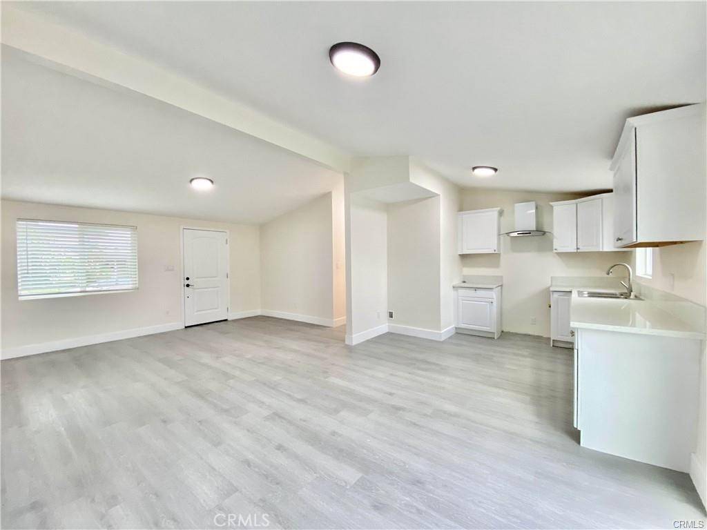 Lakewood, CA 90715,20735 Roseton AVE