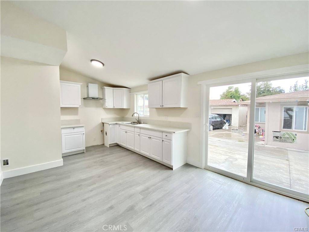 Lakewood, CA 90715,20735 Roseton AVE