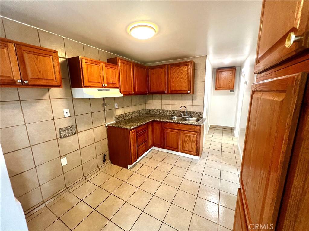 Long Beach, CA 90810,2657 E Monroe ST