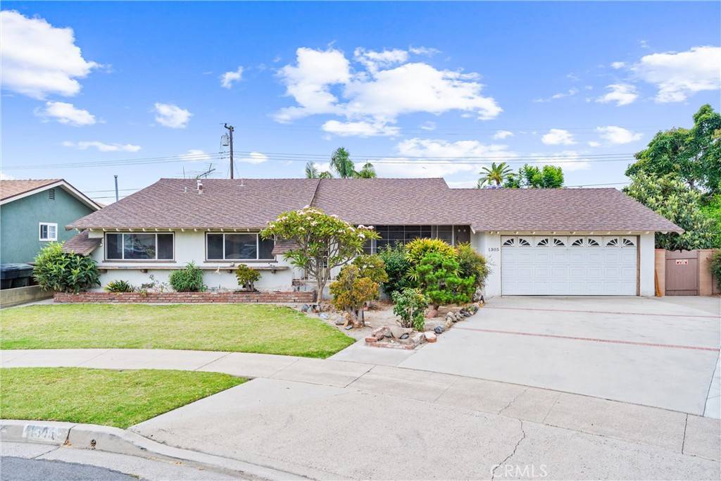 1305 S Westchester DR, Anaheim, CA 92804