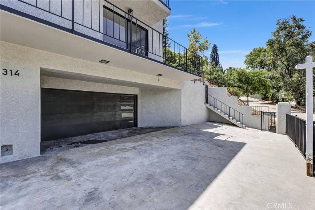 Los Angeles, CA 90065,314 W Avenue 44