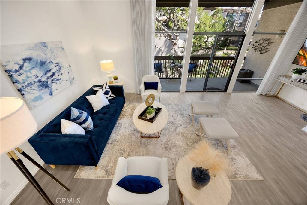 Long Beach, CA 90803,5202 Marina Pacifica DR S