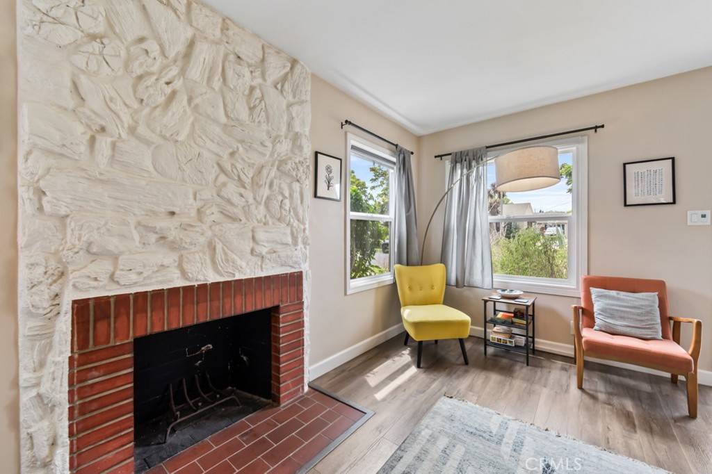 Long Beach, CA 90807,213 East 45th Street