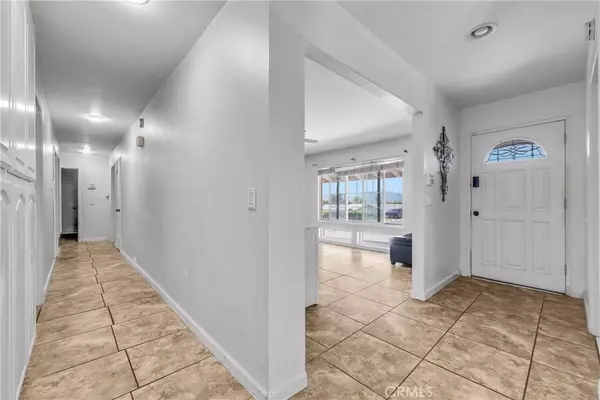 Jurupa Valley, CA 92509,5622 Sharon WAY