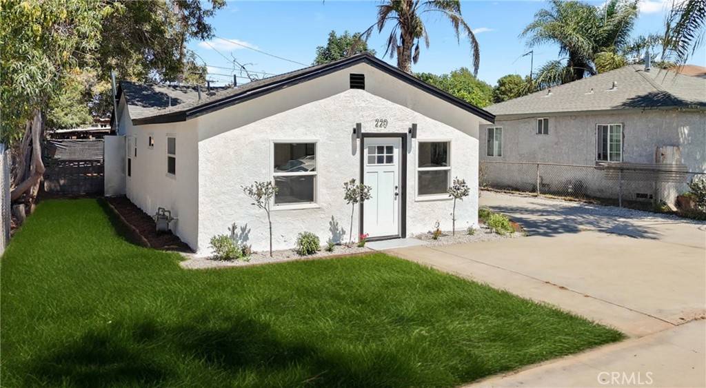 Compton, CA 90221,220 S Harris AVE