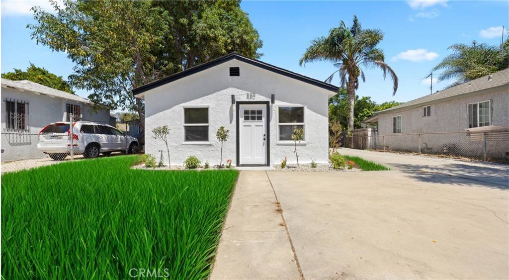 Compton, CA 90221,220 S Harris AVE