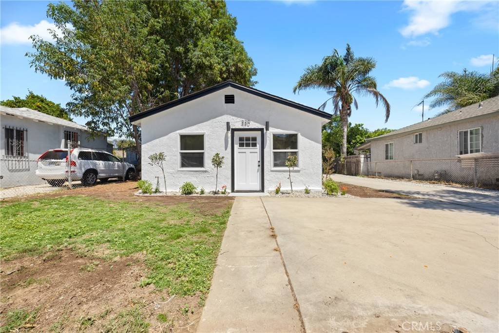 Compton, CA 90221,220 S Harris AVE