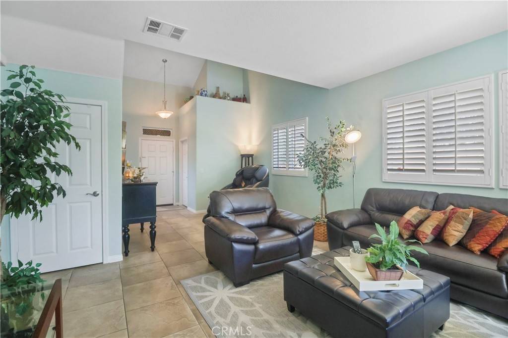 Panorama City, CA 91402,9044 Sylmar AVE