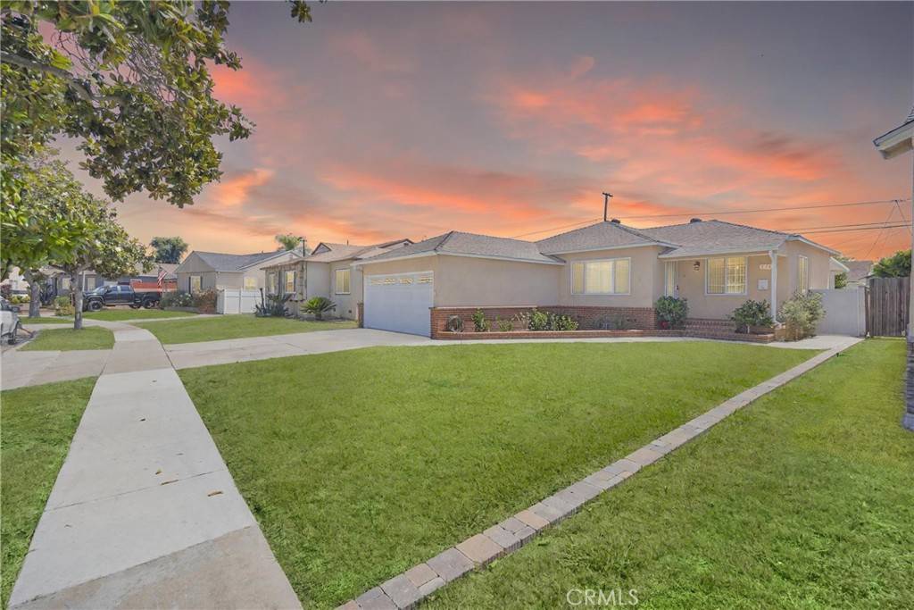 Lakewood, CA 90712,4736 Vangold AVE