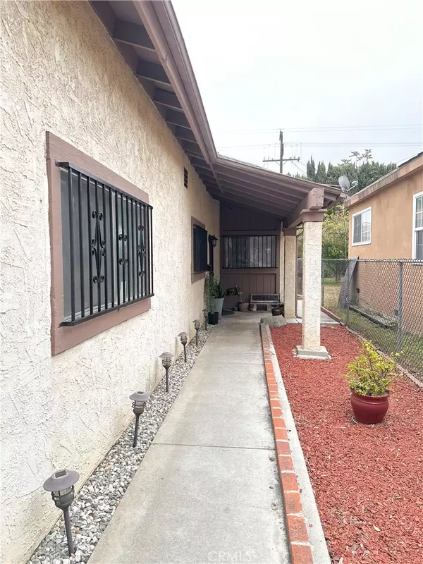 South Gate, CA 90280,9620 San Vincente AVE