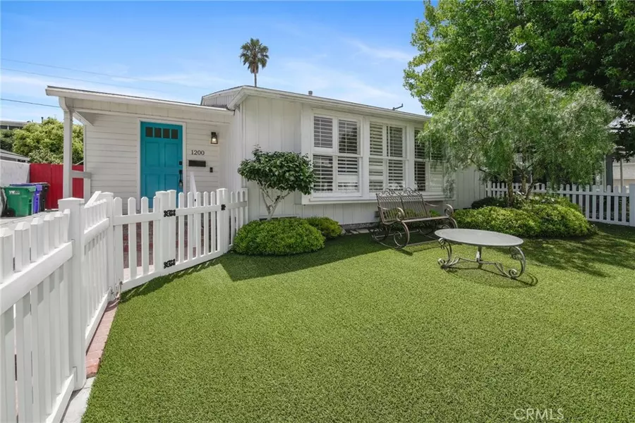 1200 Magnolia AVE, Manhattan Beach, CA 90266