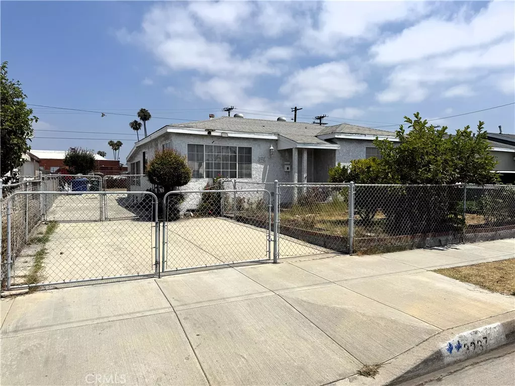 Hawthorne, CA 90250,3237 W 132nd ST
