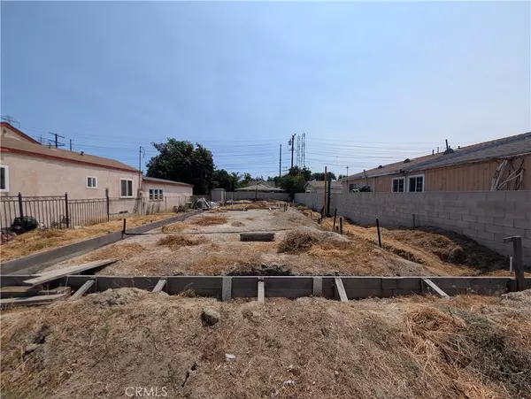 1114 E Glencoe ST, Compton, CA 90221