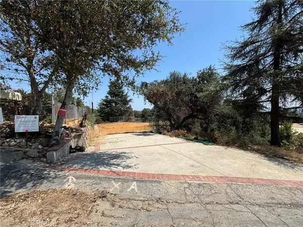 Altadena, CA 91001,3696 Chaney TRL