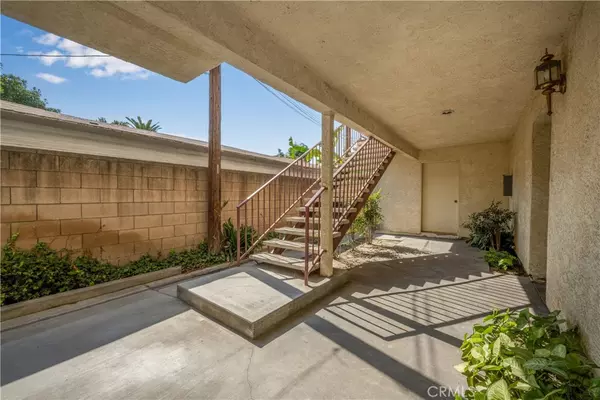 Bellflower, CA 90706,9504 Harvard ST #107