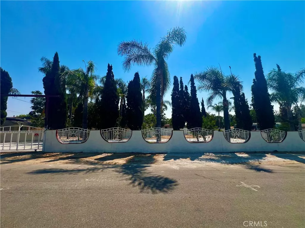 Jurupa Valley, CA 91752,6576 Lorena AVE