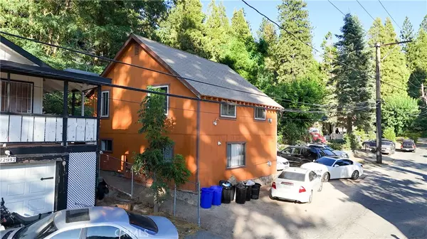 Crestline, CA 92325,23004 Pine LN