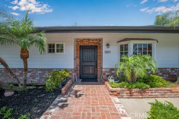 11891 Gladstone DR, Santa Ana, CA 92705