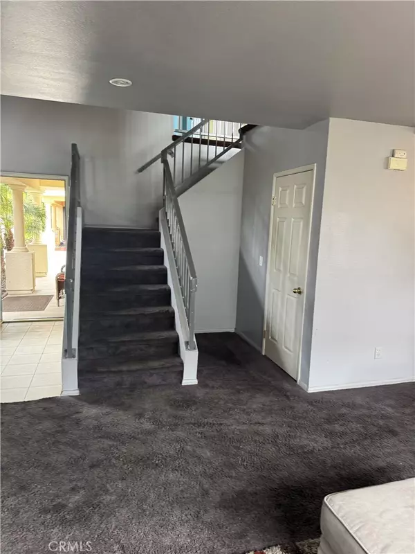 Bellflower, CA 90706,9316 Walnut ST