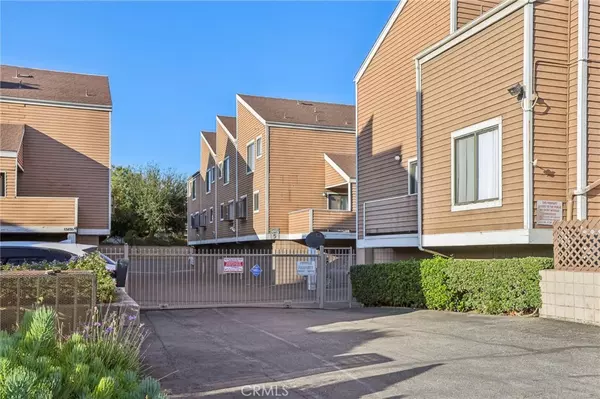 North Hills, CA 91343,15125 Nordhoff ST #19