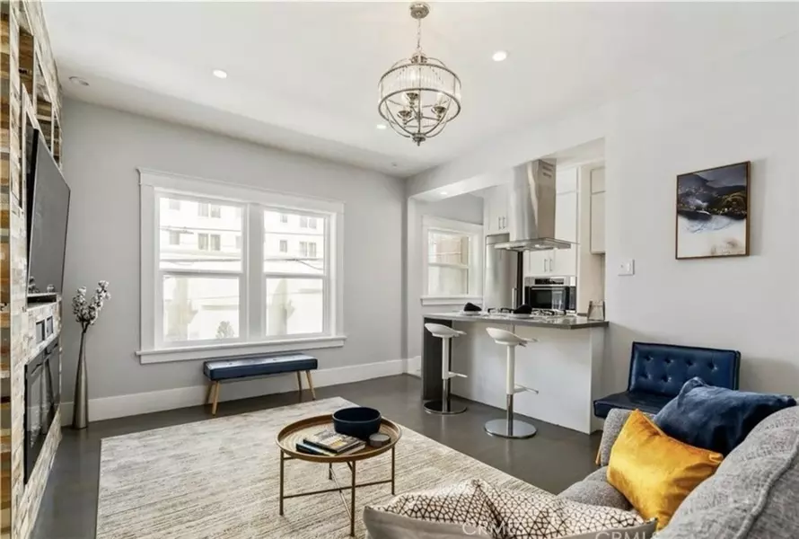 325 W 3rd Street, Long Beach, CA 90802