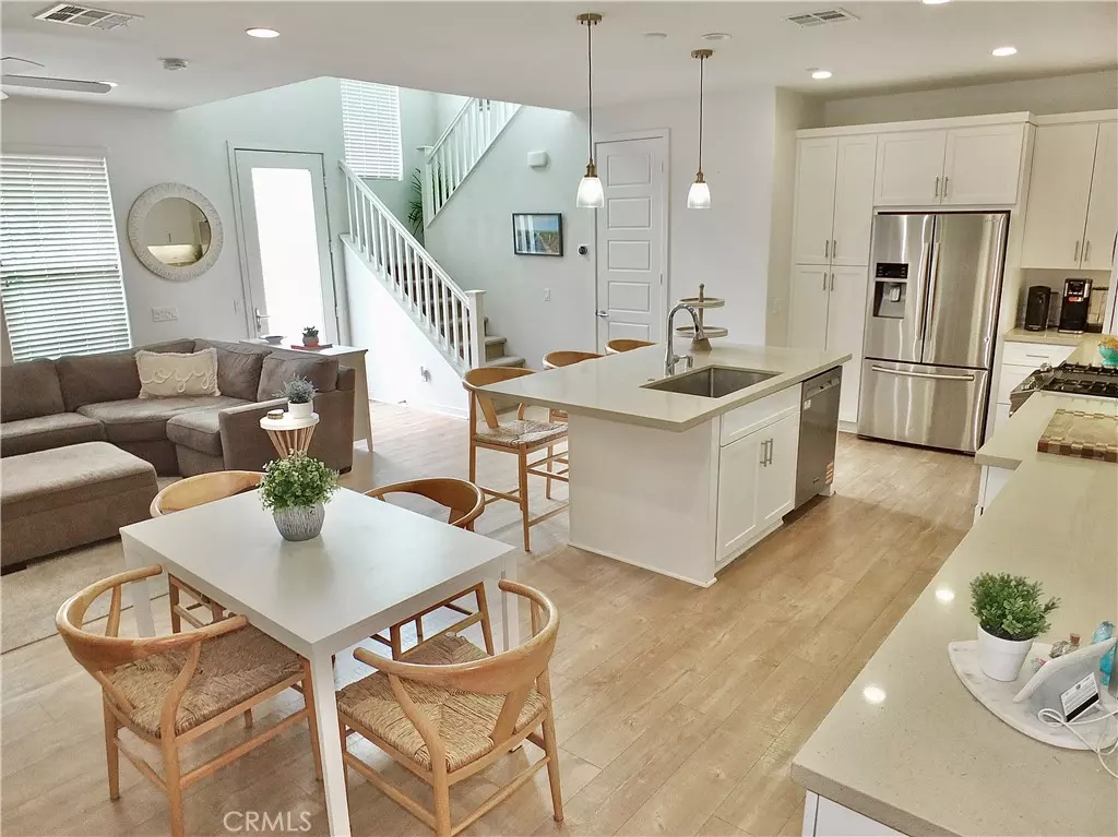 Lake Forest, CA 92630,69 Prominence