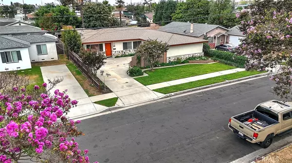 Bellflower, CA 90706,9118 Maple