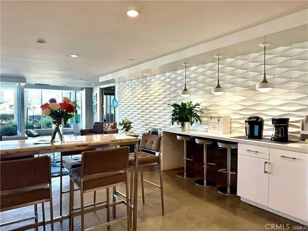 Long Beach, CA 90802,525 E Seaside WAY #308