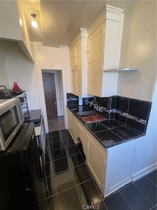 Long Beach, CA 90802,315 W 3rd ST #710